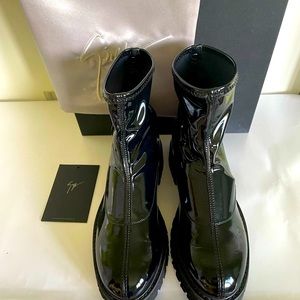Giuseppe Zanotti Black Patent Leather Stretchy Booties 6/36 Mint